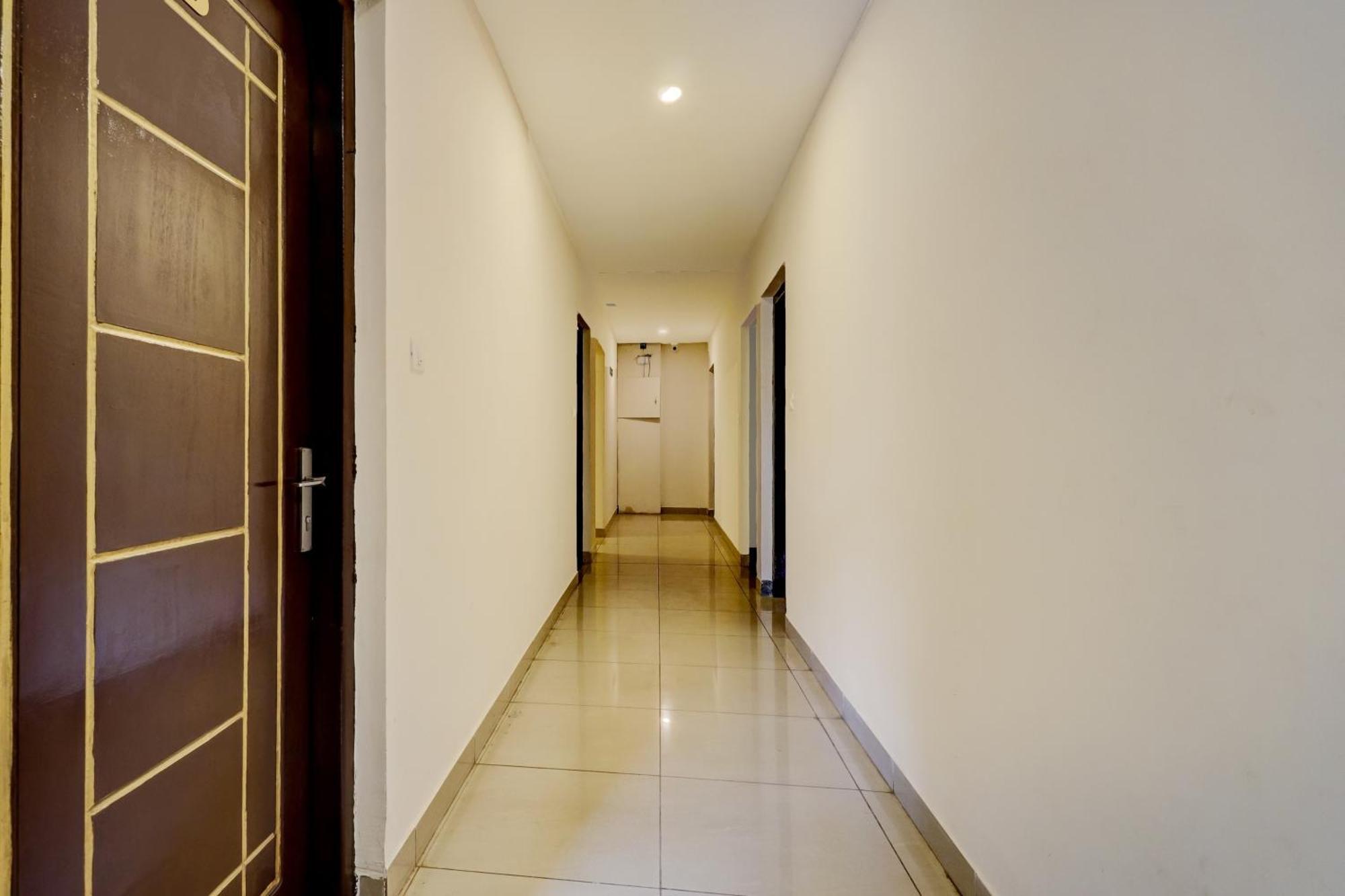 Hotel O Crescent Shine Bangalore Exterior photo